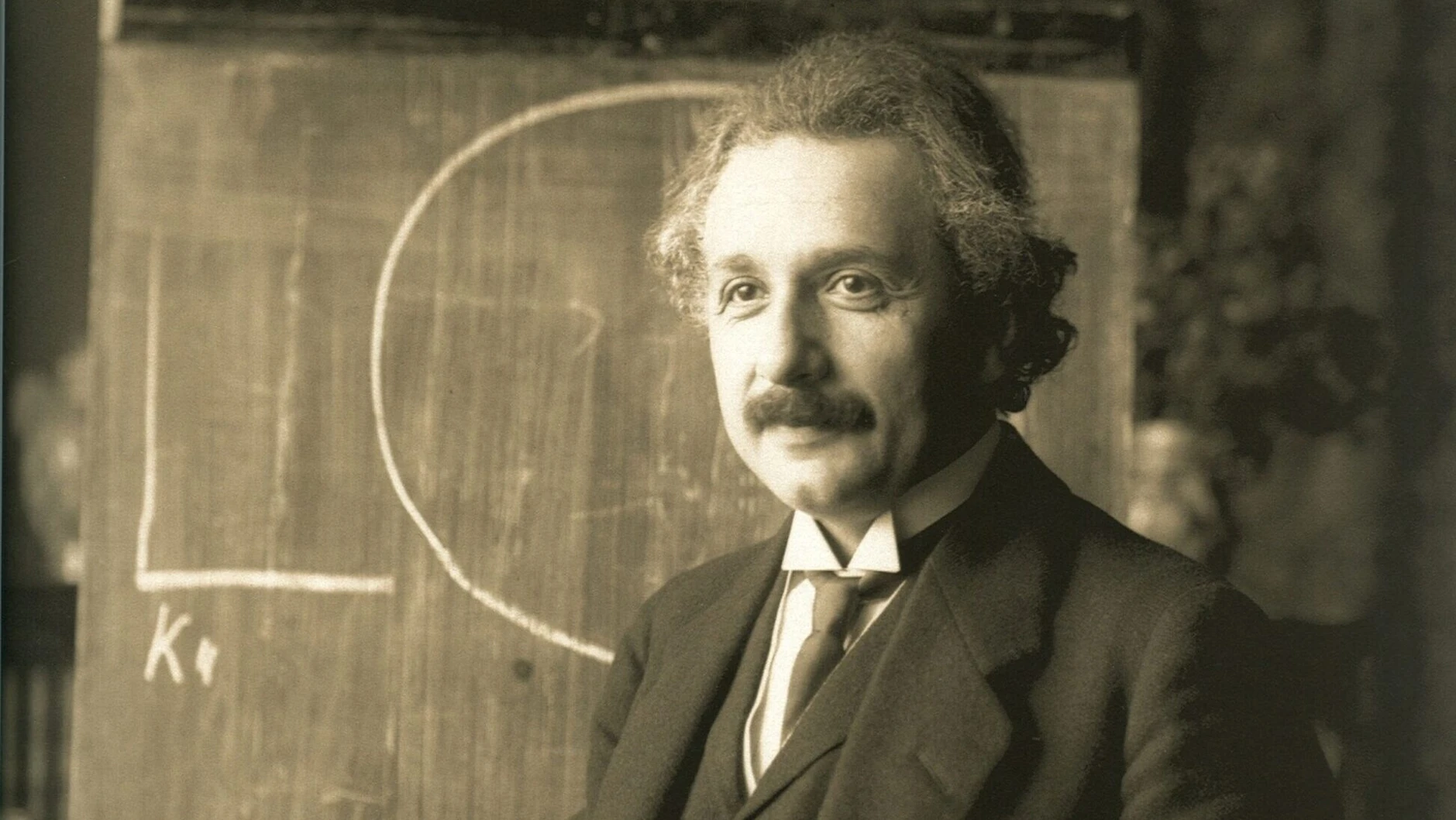 Einstein_1921_by_F_Schmutzer_-_restoration-2
