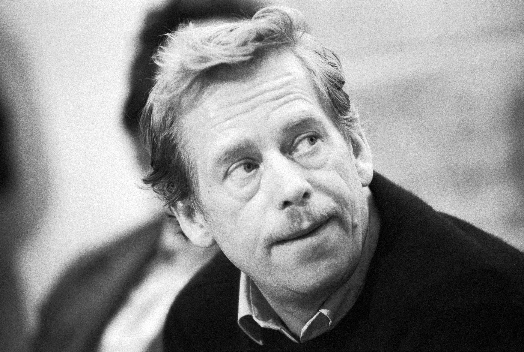 Dramatik a spisovatel Václav Havel na tiskové konferenci Občanského fóra v pražské Galerii u Řečických.,Image: 669798238, License: Rights-managed, Restrictions: , Model Release: no  , Credit line: ČTK / Vlček Karel