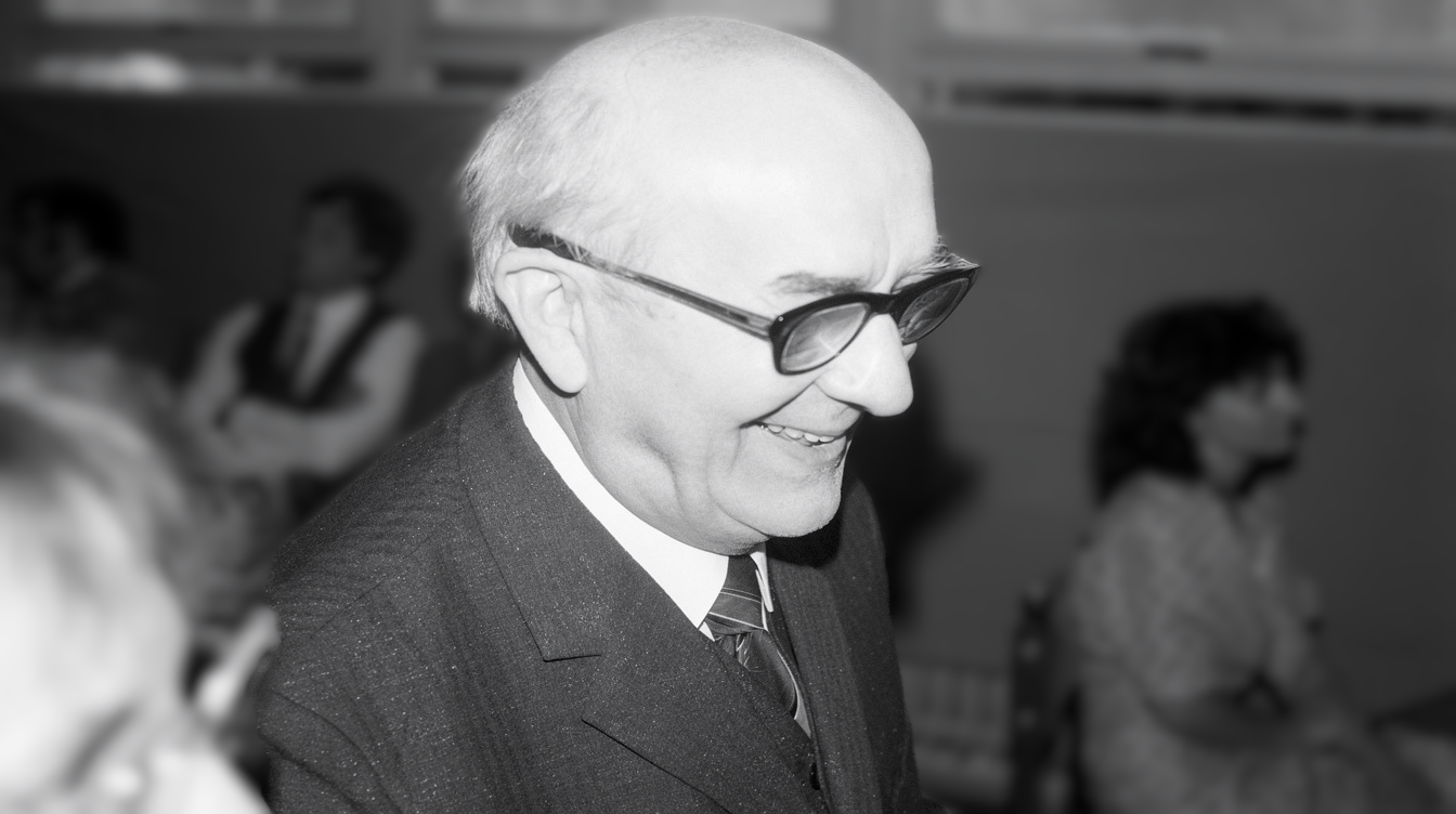 Karel Dománek | Zdroj: Wikimedia Commons <br> Fotografie byla digitálně vyčištěna pomocí AI.