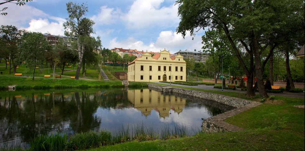Park a zámeček Kajetánka | zdroj: www.praha6.cz