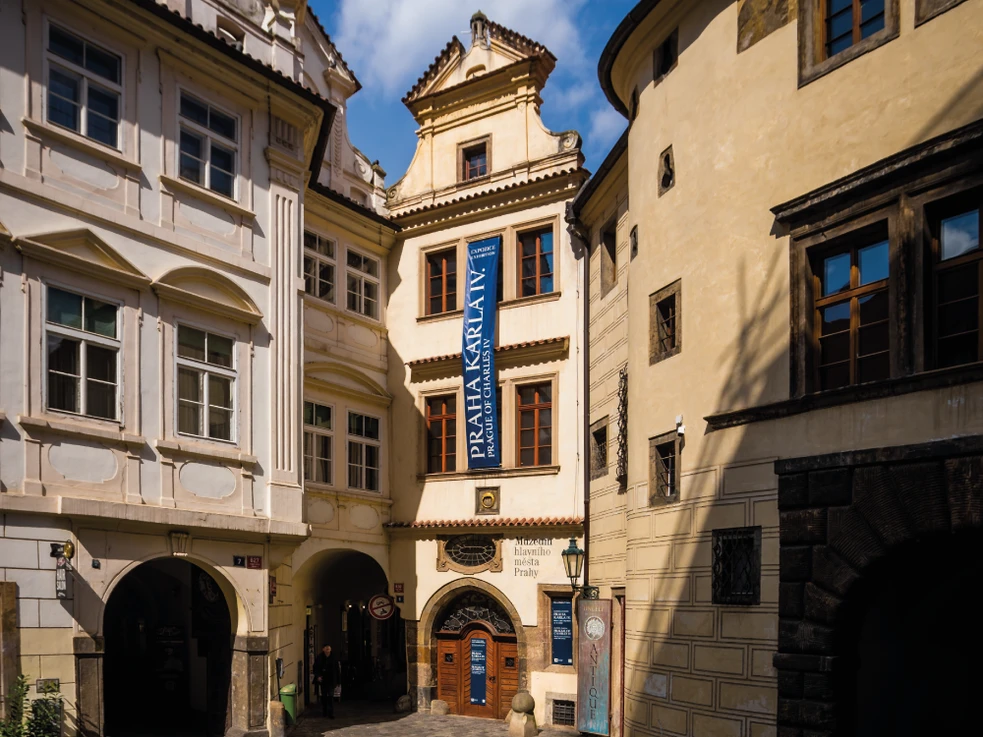 House at the Golden Ring