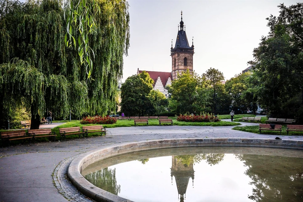 Karlovo náměstí a Novoměstská radnice | Zdroj: Prague City Tourism