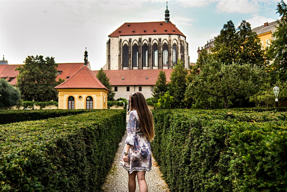 Kostel Panny Marie Sněžné a Františkánská zahrada, foto Prague City Tourism