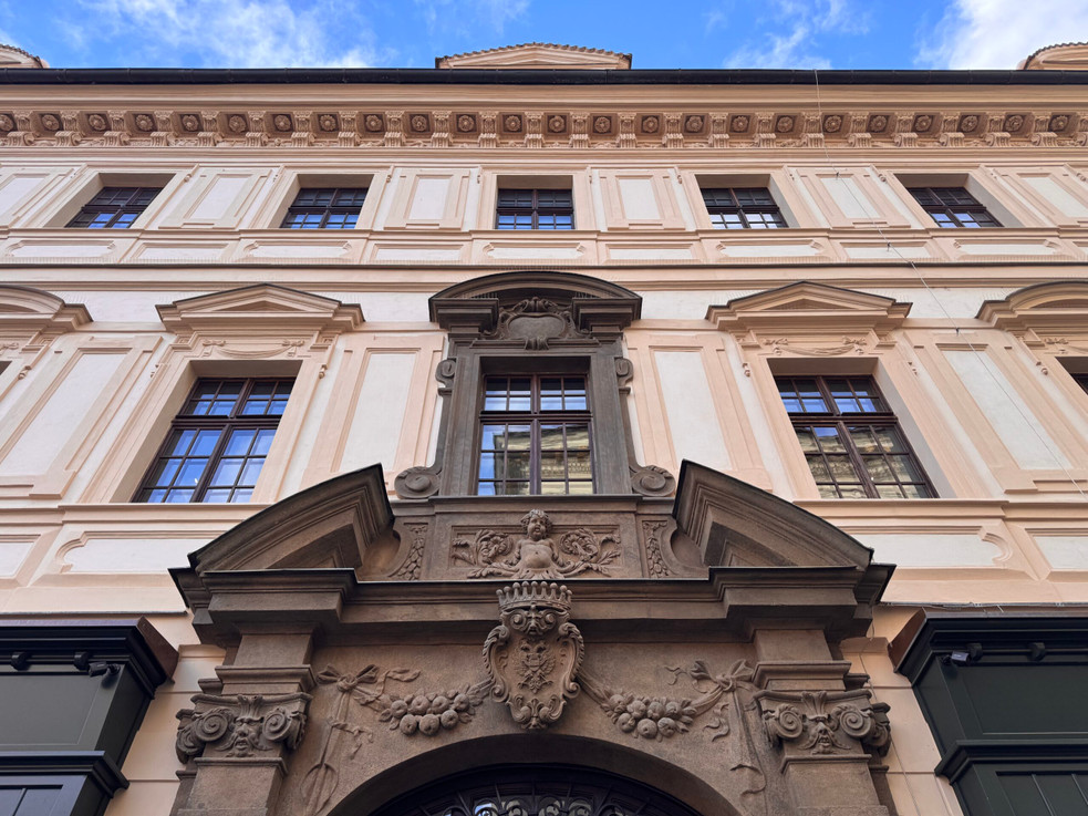 Kolowratský palác, Ovocný trh