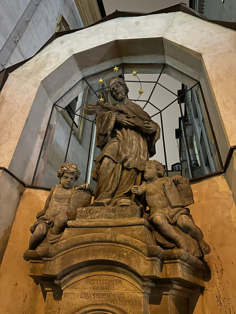 Kubistický portál | Zdroj: Prague City Tourism