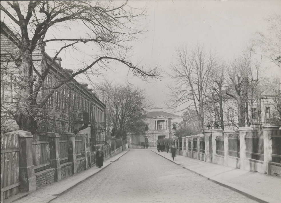 Průhled Pelléovou ulicí od křižovatky s ulicí Ronalda Regana k severu, foto: Archiv hlavního města Prahy