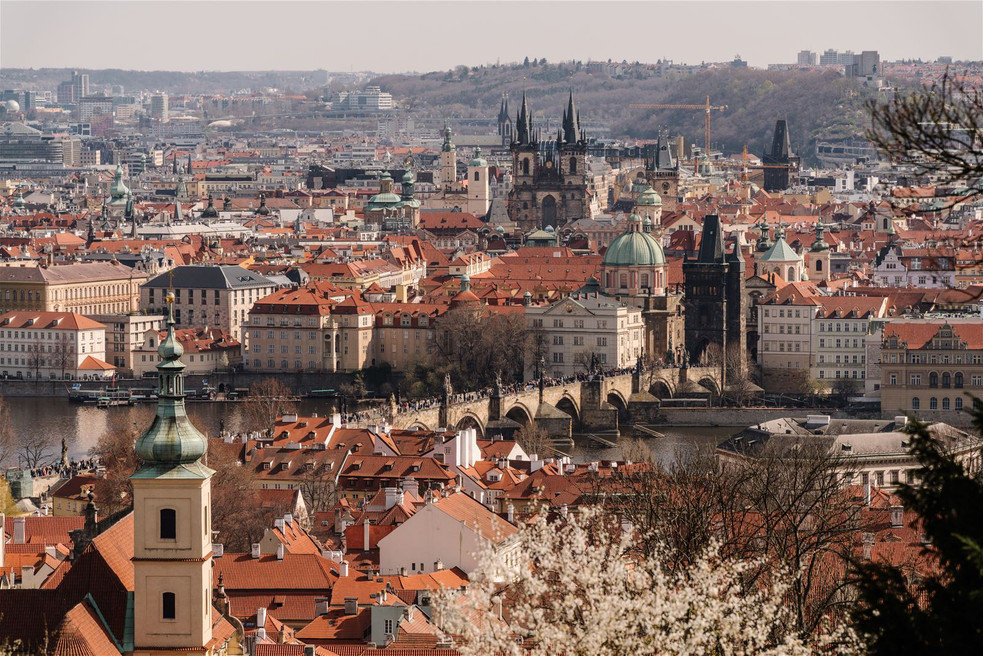 Výhled z Petřína na Prahu
