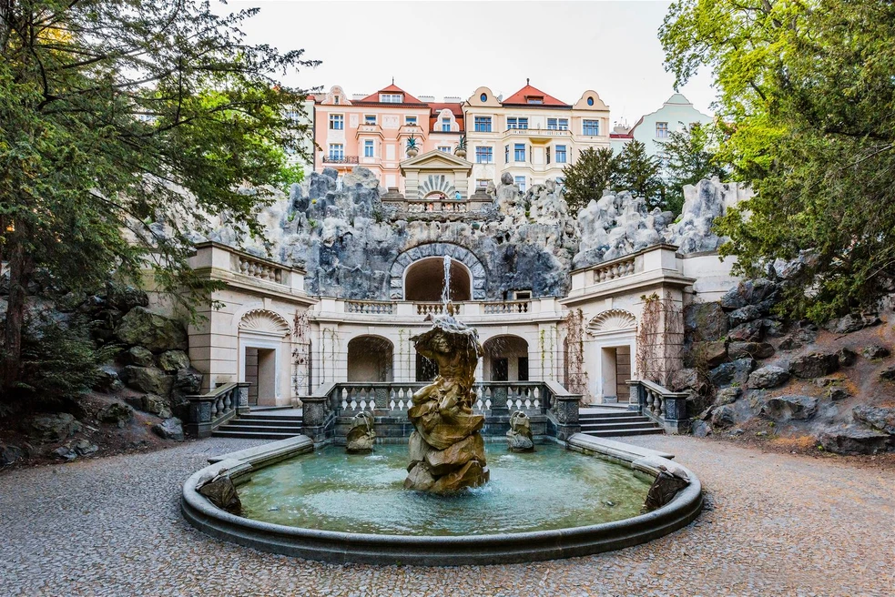 Havlíčkovy sady a grotta