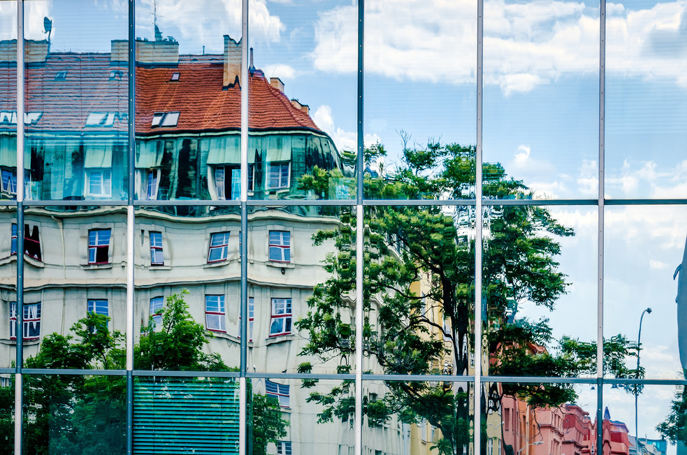 Jednu z žen napadl spartakiádní vrah v Holešovicích, na dnešním Ortenově náměstí