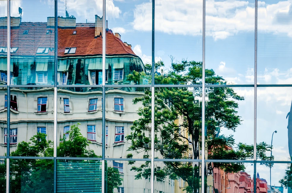 Jednu z žen napadl spartakiádní vrah v Holešovicích, na dnešním Ortenově náměstí