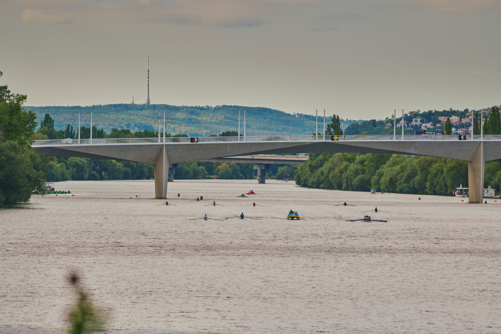Dvorecký most