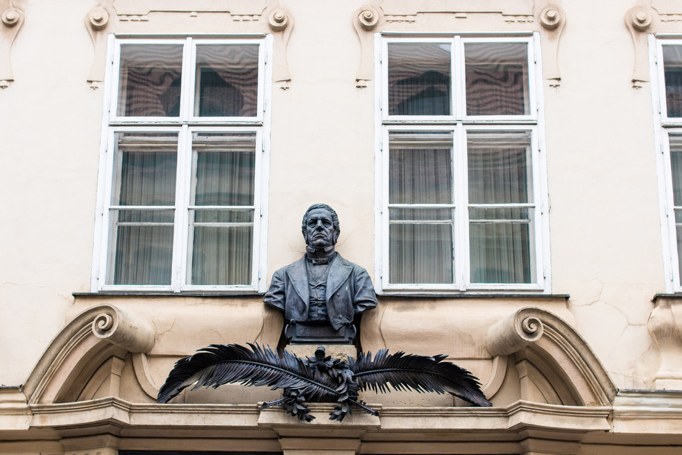 Památník Františka Palackého a Františka Ladislava Riegra, Palackého 7