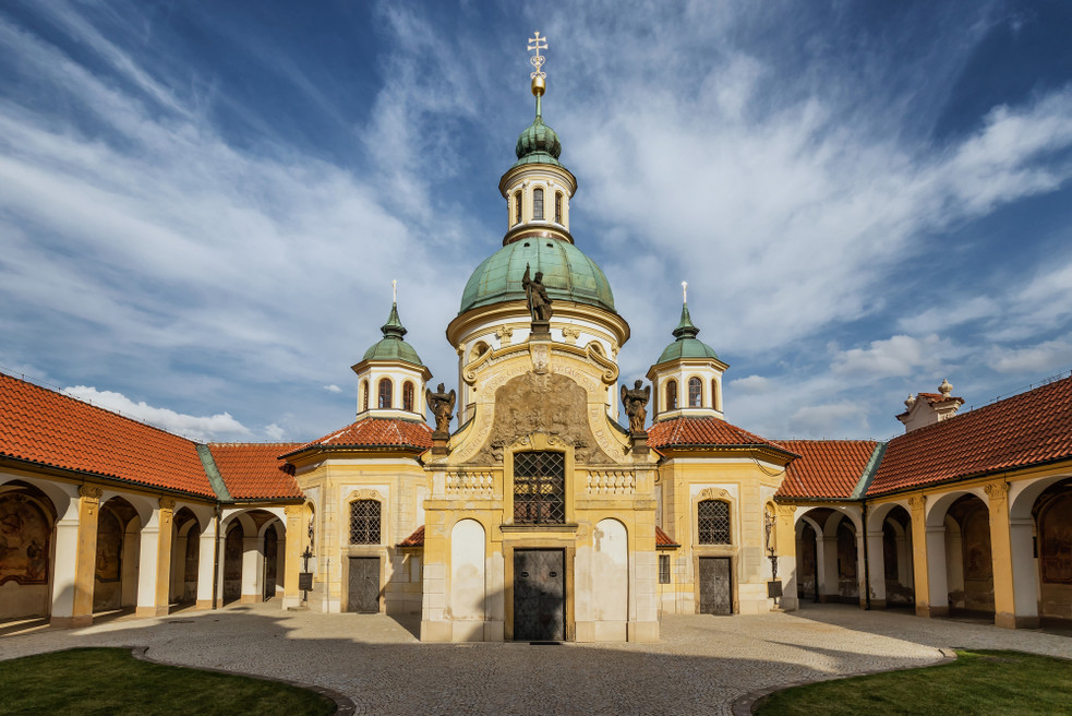 Kostel Panny Marie Vítězné na Bílé hoře 
