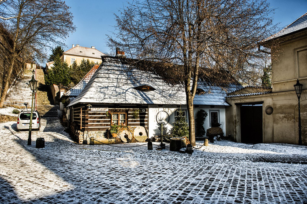 Dům U Raka: jediný dochovaný roubený dům v historickém centru Prahy
